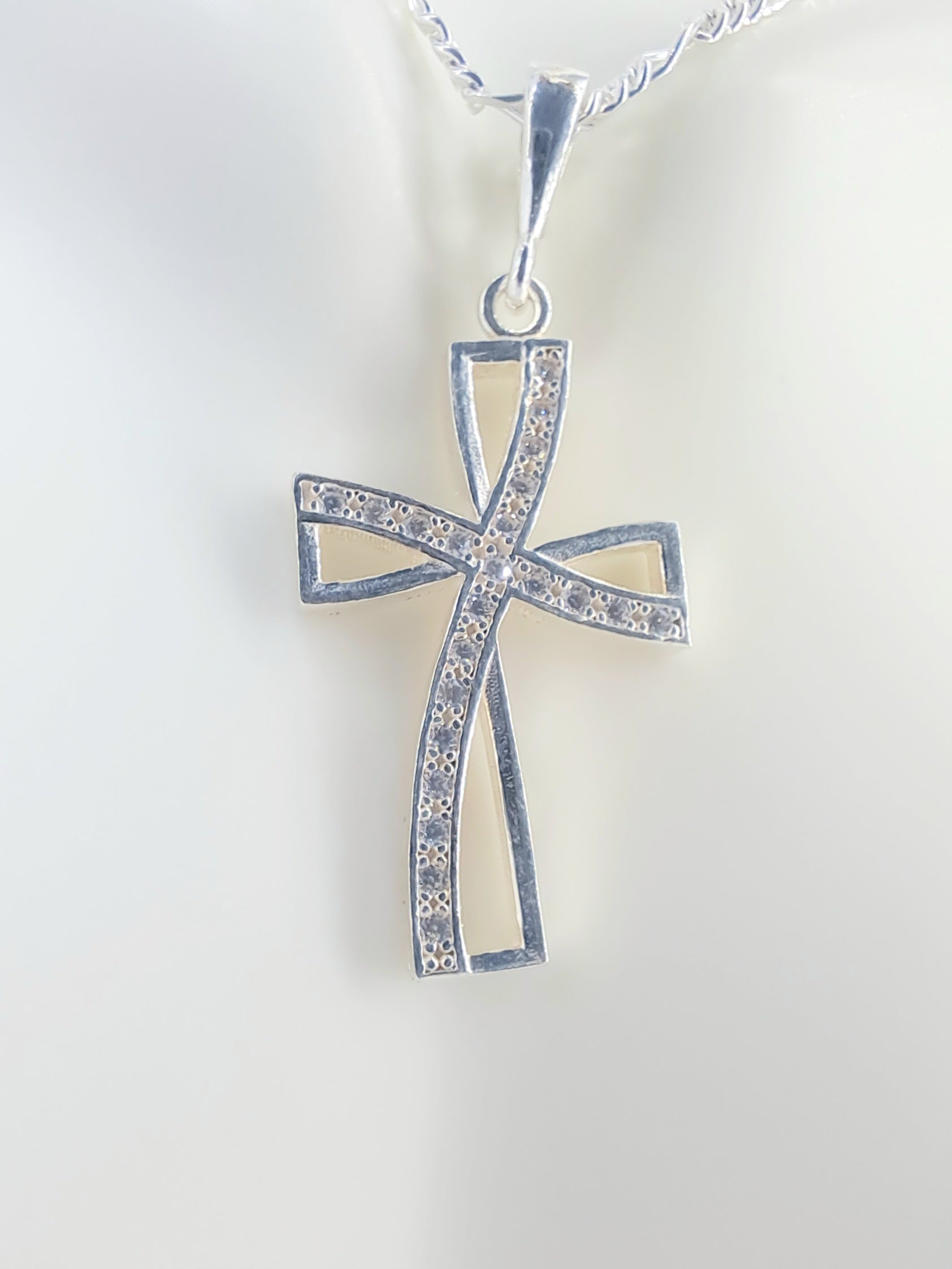 Dije Cruz con Circonio