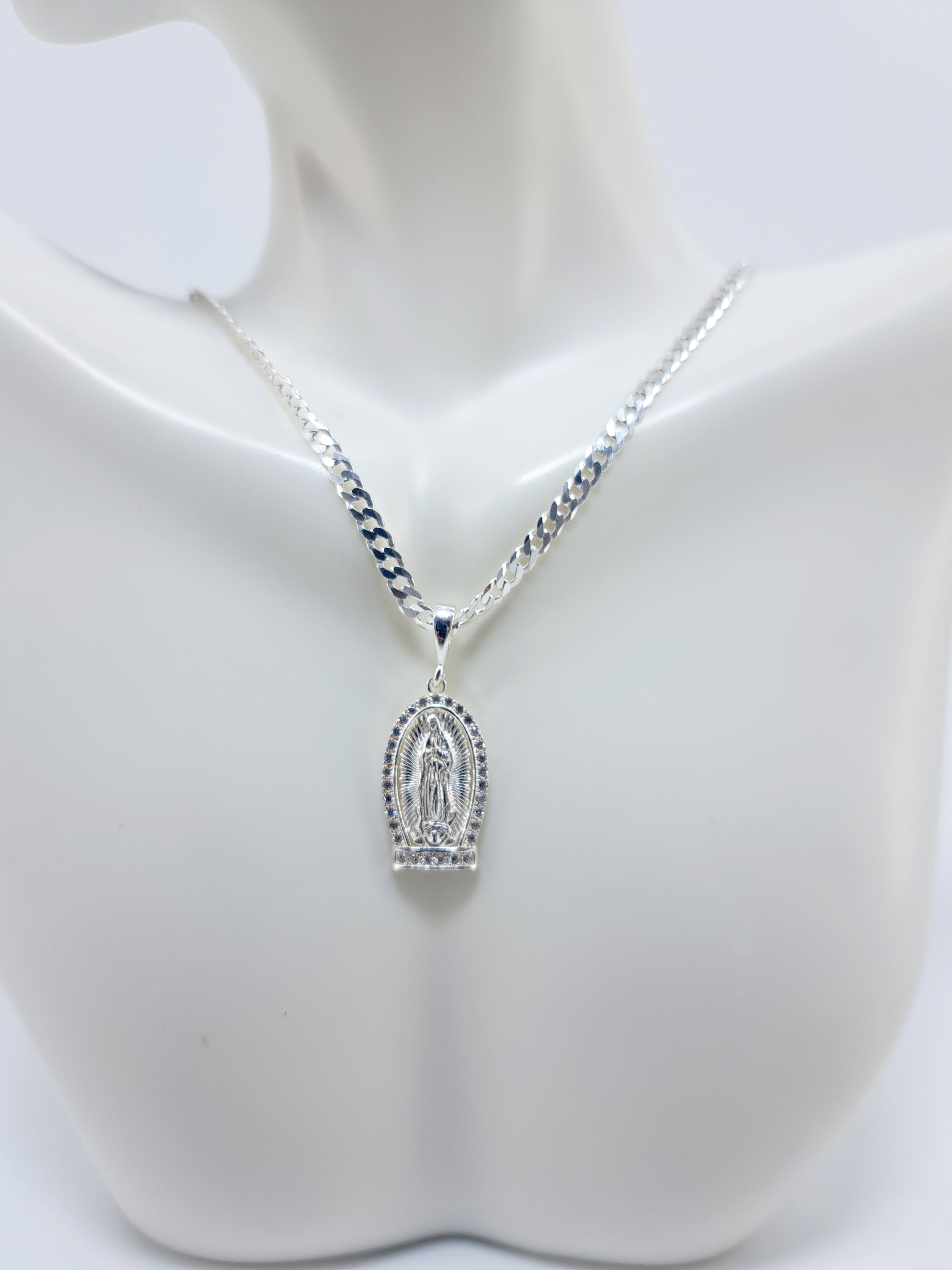 Medalla Guadalupe Circonio Blanca